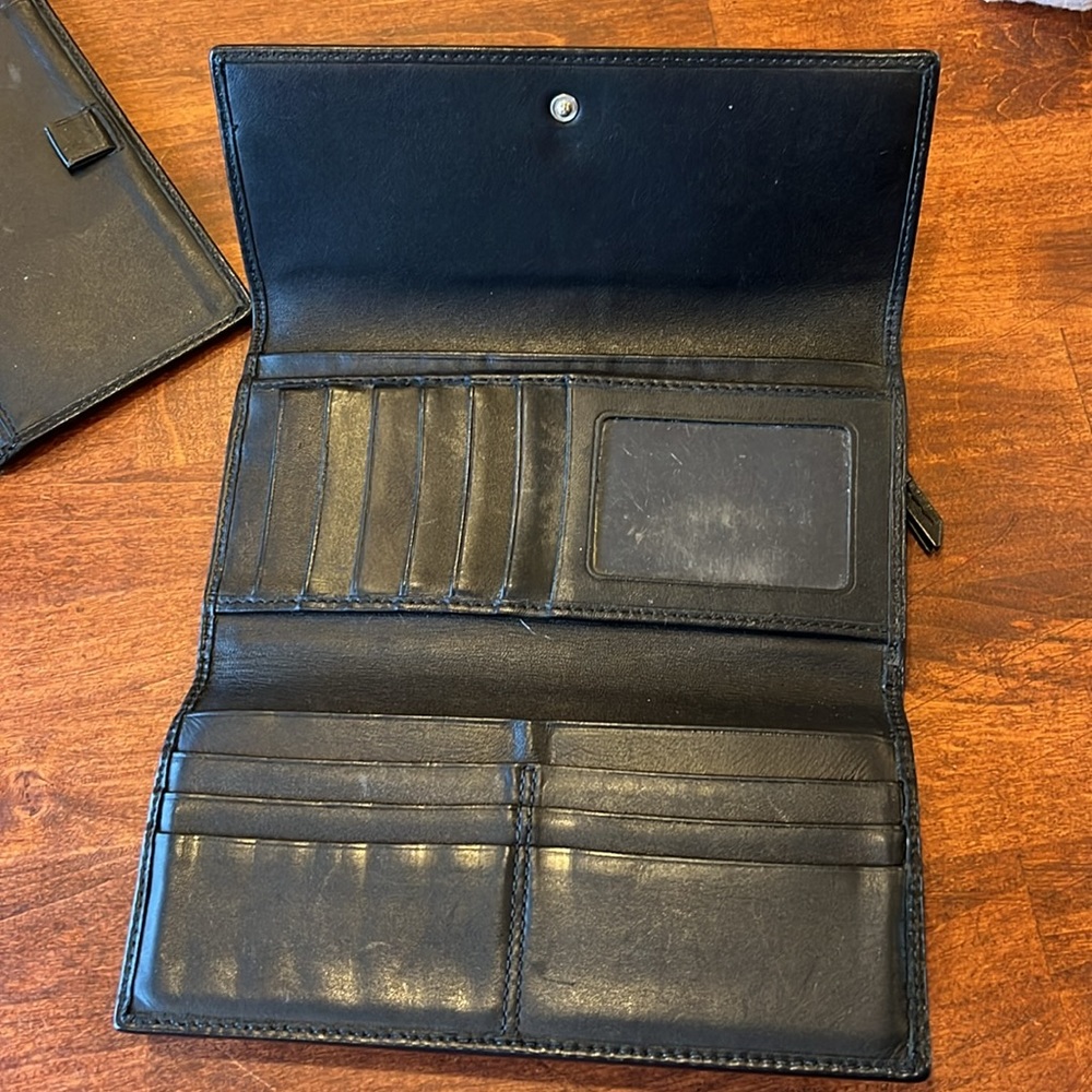 Coach, wallet, and checkbook. - Picture 5 of 5